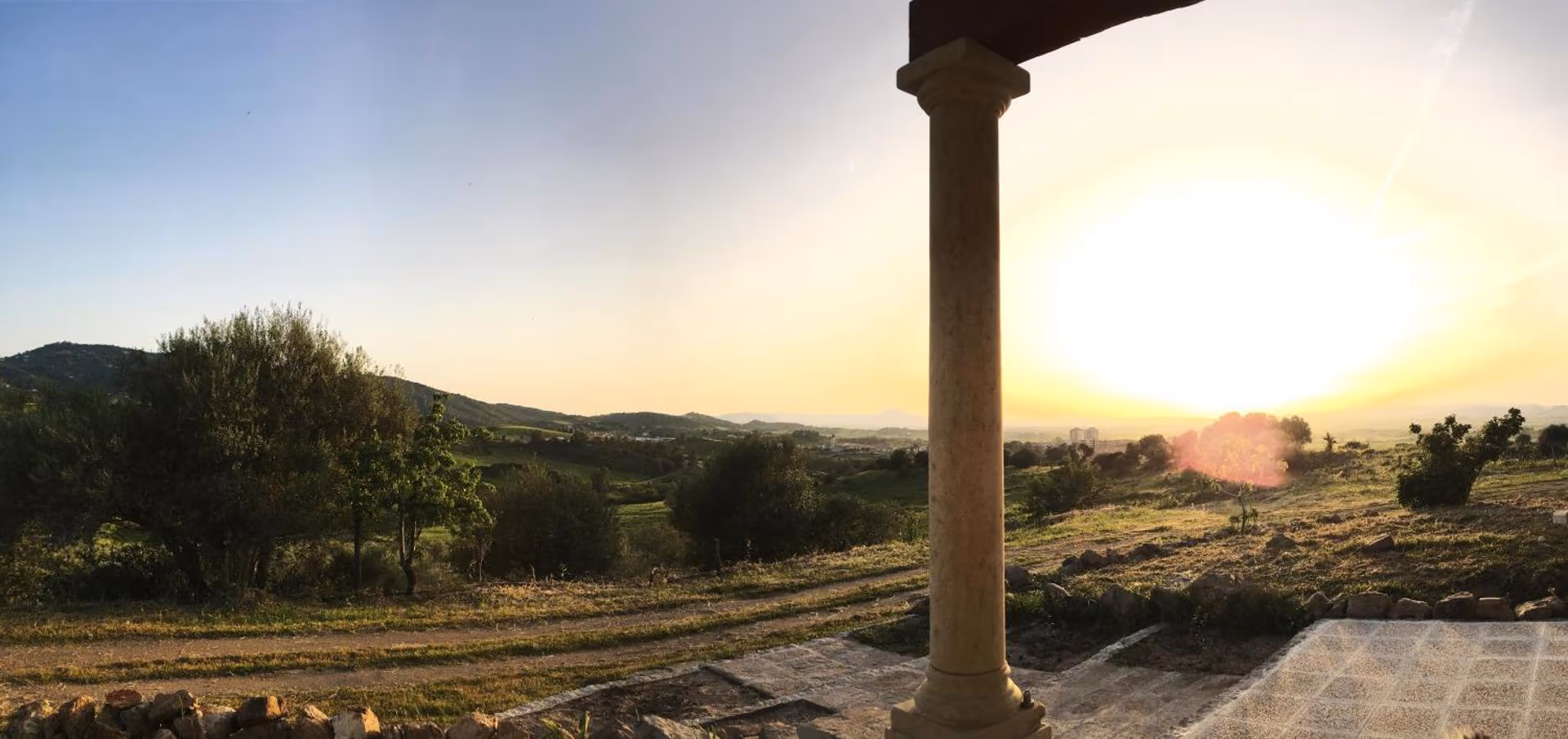 Der Blick von der Veranda bei Sonnenuntergang